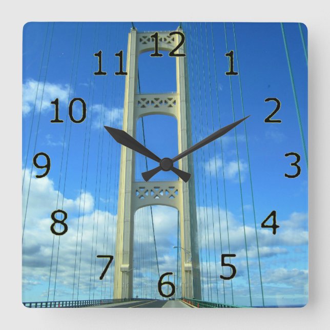 Reloj Cuadrado Arte del puente de Mackinac con números (Anverso)