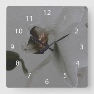 Reloj Cuadrado Artistic Flower in Grey Tones