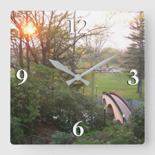 Reloj Cuadrado Atardecer del Puente Arcoíris en Grove City Colleg
