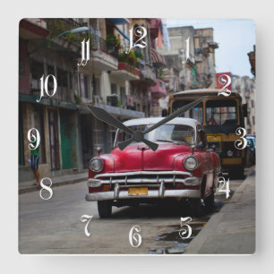 Reloj Cuadrado Automóviles retro en la calle La Habana