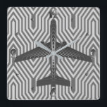 Reloj Cuadrado Avión Art Deco, gráfico y gris plateado<br><div class="desc">Reloj inspirado en el Art Déco de un plano futurista,  en un gradiente de rayas sedas de plata a gris de grafito profundo / gris,  contra un fondo de color gris plateado claro y profundo,  Deco</div>
