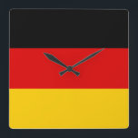 Reloj Cuadrado Bandera de Alemania - Deutschland<br><div class="desc">La bandera de Alemania o Deutschland es una tricolor que consiste en tres bandas horizontales iguales que muestran los colores nacionales de Alemania negro,  rojo y oro. alemania,  alemania,  deutschland,  berlin,  bandera patriótica.</div>