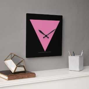 Reloj Cuadrado bandera de triángulo rosa de SlipperyJoe's símbolo