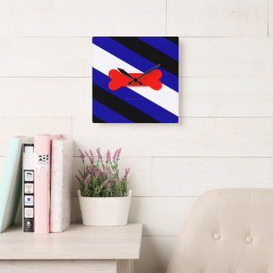 Reloj Cuadrado Bandera del orgullo del juego de cachorros de Slip