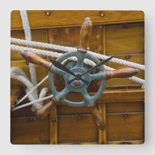 Reloj Cuadrado Barco de madera antiguo