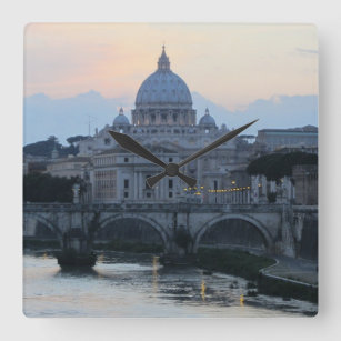 Reloj Cuadrado Basílica de Roma, Italia
