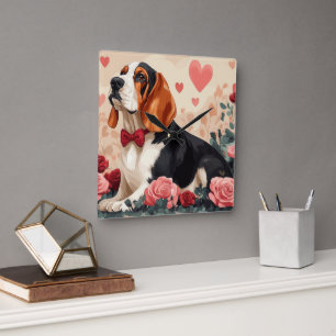 Reloj Cuadrado Basset Hound con Rosas - Día de San Valentín 