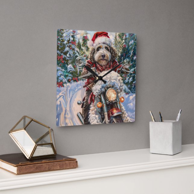 Reloj Cuadrado Bernedoodle Dog Riding Motorcycle Christmas (Oficina)