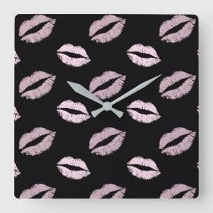 Reloj Cuadrado Besos Rosados Plateados