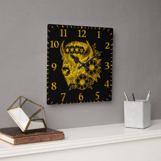 Reloj Cuadrado Bison de oro adornado con flores y follaje