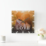 Reloj Cuadrado Boda de Moda moderna Todo lo que necesitas es foto<br><div class="desc">Foto de Moda arroja almohada con caligrafía de escritura y tipografía moderna leyendo:' Todo lo que necesitas es amor 'junto a tus nombres personalizados. Personaliza tu foto,  nombre y fecha de boda favorita. Gran regalo para El día de San Valentín,  recién casados o un aniversario.</div>