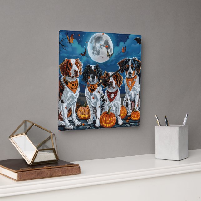 Reloj Cuadrado Brittany Spaniel Halloween Espeluznante (Oficina)