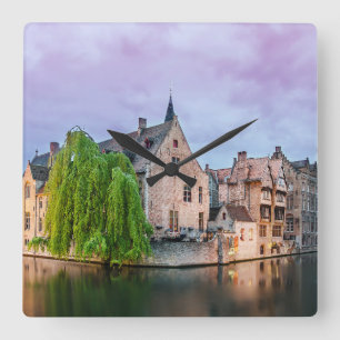 Reloj Cuadrado Bruges old town and Belfry tower