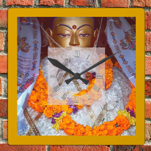 Reloj Cuadrado Buda antiguo con ofrendas de flores, Nepal