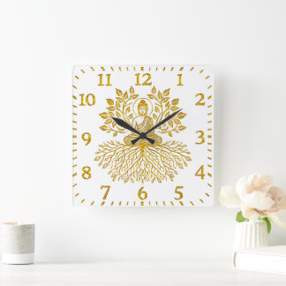 Reloj Cuadrado Buda de oro rodeado de naturaleza.