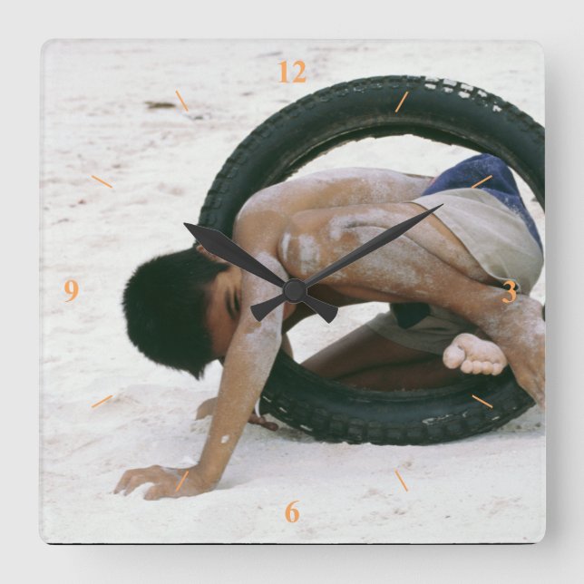Reloj Cuadrado Bueno, Tyred. (Anverso)