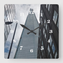 Reloj Cuadrado Buscando en Tooley Street, Londres