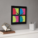 Reloj Cuadrado Cacahuetes | Modern Pop Art Charlie Brown<br><div class="desc">Echa un vistazo a este colorido diseño de Peanuts estilo pop con Charlie Brown.</div>