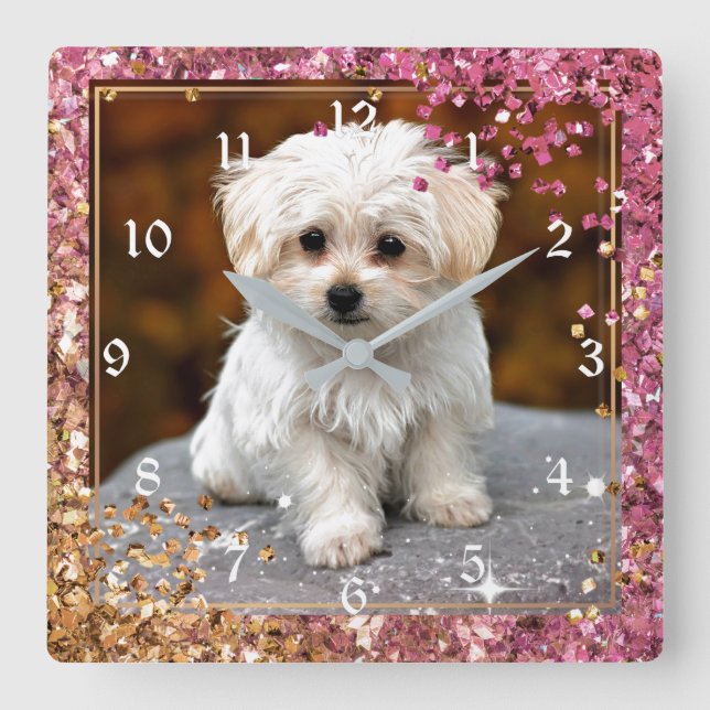 Reloj Cuadrado Cachorro maltés, dulce y cariñosamente, (Anverso)