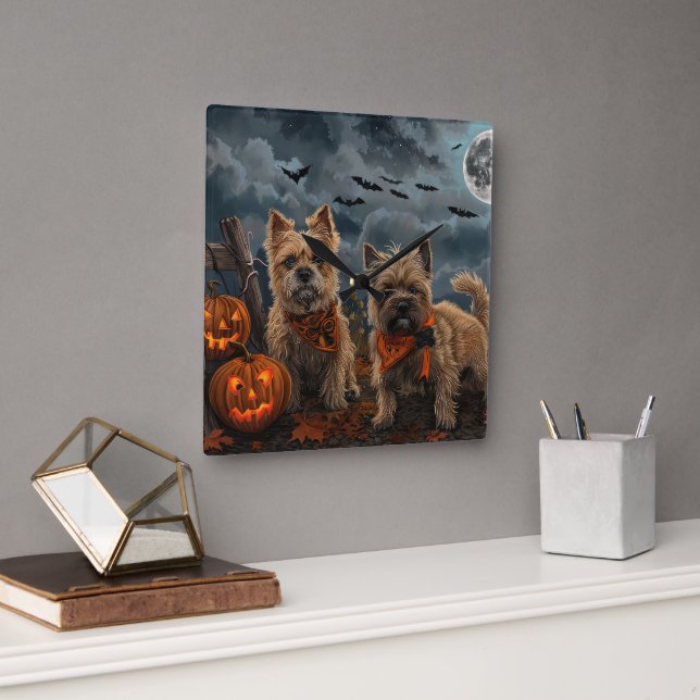 Reloj Cuadrado Cairn Terrier Halloween Espeluznante (Oficina)