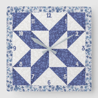 Reloj Cuadrado Calico azul y blanco PinWheelt Faux Quilt