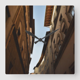 Reloj Cuadrado Calle bañada por el sol