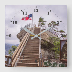Reloj Cuadrado Camino a la roca de la chimenea