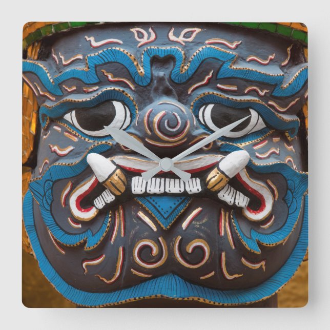 Reloj Cuadrado Cara de estatua en el Gran Palacio (Anverso)