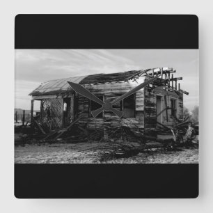 Reloj Cuadrado Casa Abandonada En Kelso California