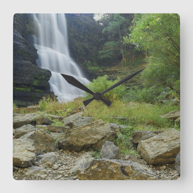 Reloj Cuadrado Cascada (Anverso)