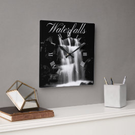 Reloj Cuadrado Cascada en el paisaje de la naturaleza rusa