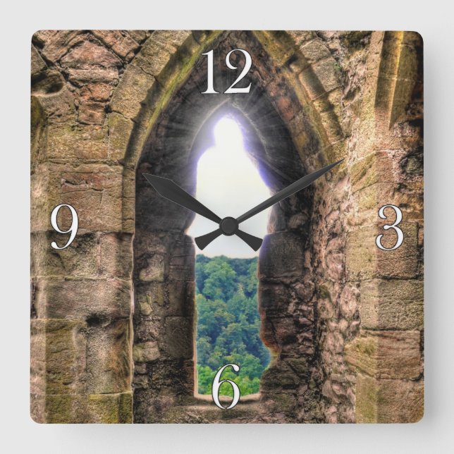 Reloj Cuadrado Castillo medieval de Chepstow Monmouthshire, Gales (Anverso)