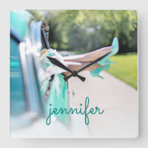 Chica retro de tacones altos verdes de la Casa de 