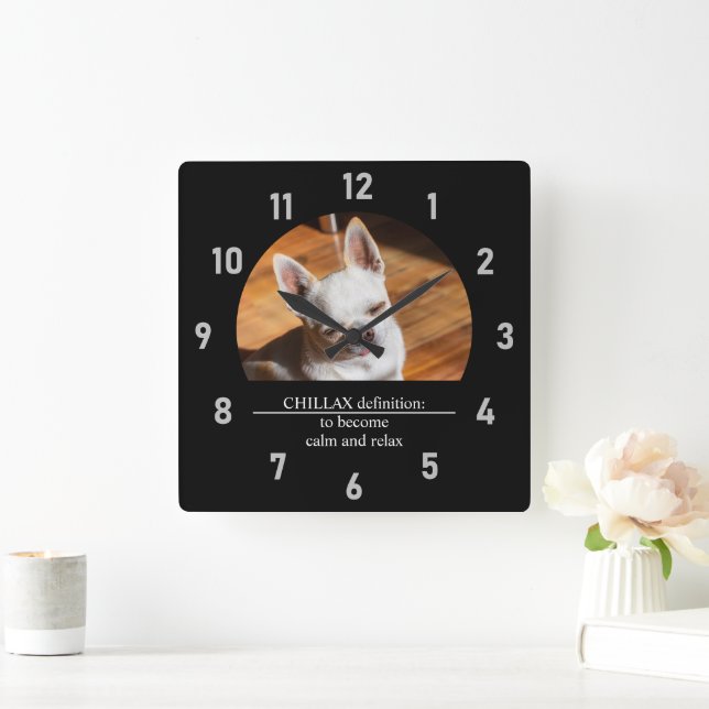 Reloj Cuadrado Chillax Chihuahua lengua relajada somnolienta Foto (Hogar)