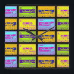 Reloj Cuadrado Cintas de cassette de arte pop de los años 80<br><div class="desc">En los años ochenta todos llevaban audífonos y escuchaban su música en un reproductor de cassette portátil. Inserta tu cassette y tenías música en cualquier lugar en cualquier momento, hasta que el lado A llegó a su fin y la cinta tuvo que ser entregada al lado B. ¡La gente podía...</div>
