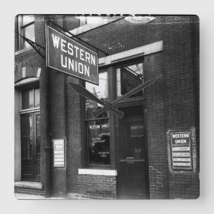 Reloj Cuadrado Circa 1925 negros viejos y blanco de la estación