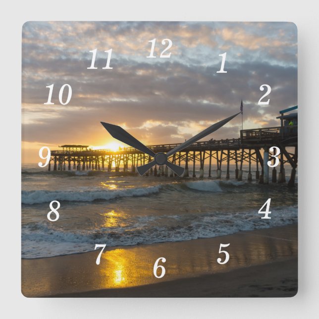 Reloj Cuadrado Cocoa Pier 1st Sunrise 2017 Wall Clock (Anverso)