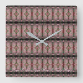 Reloj cuadrado con patrón floral rosado