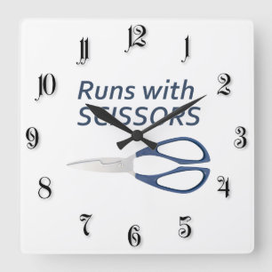 Reloj Cuadrado Corre con tijeras