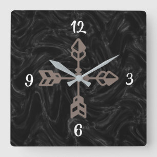 Reloj cuadrado de flecha marrón negra