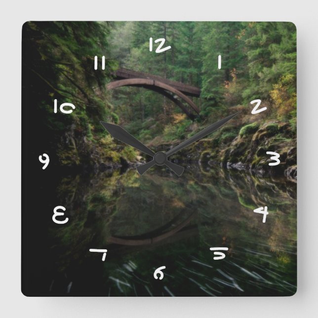 Reloj Cuadrado Debajo del puente (Anverso)