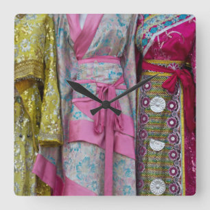 Reloj Cuadrado Detalles y patrones de algunos de los vestidos