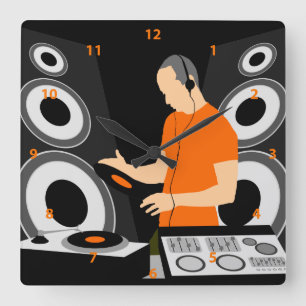 Reloj Cuadrado DJ Spinning Vinyl At Decks