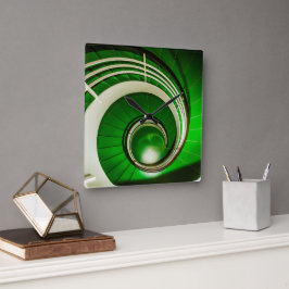 Reloj Cuadrado Escalera circular verde