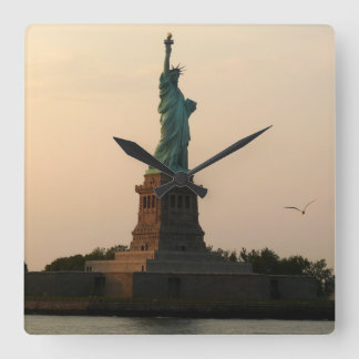 Reloj Cuadrado Estatua del Libertad-Ocaso