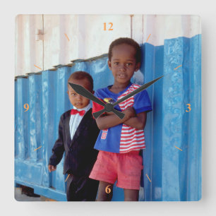 Reloj Cuadrado Expuesto En Zanzíbar.