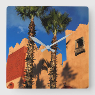 Reloj Cuadrado Exterior del resort Marruecos