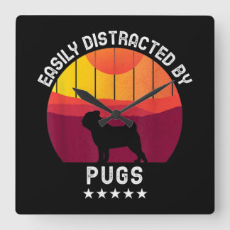 Reloj Cuadrado Fácilmente Distraído Por Pugs Retro | Perro Pug Lo