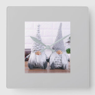 RELOJ CUADRADO FINNISH GNOMES BEAUTIFUL AND CUTE