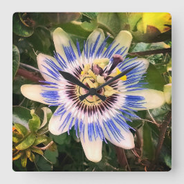 Reloj Cuadrado Flor azul y blanca